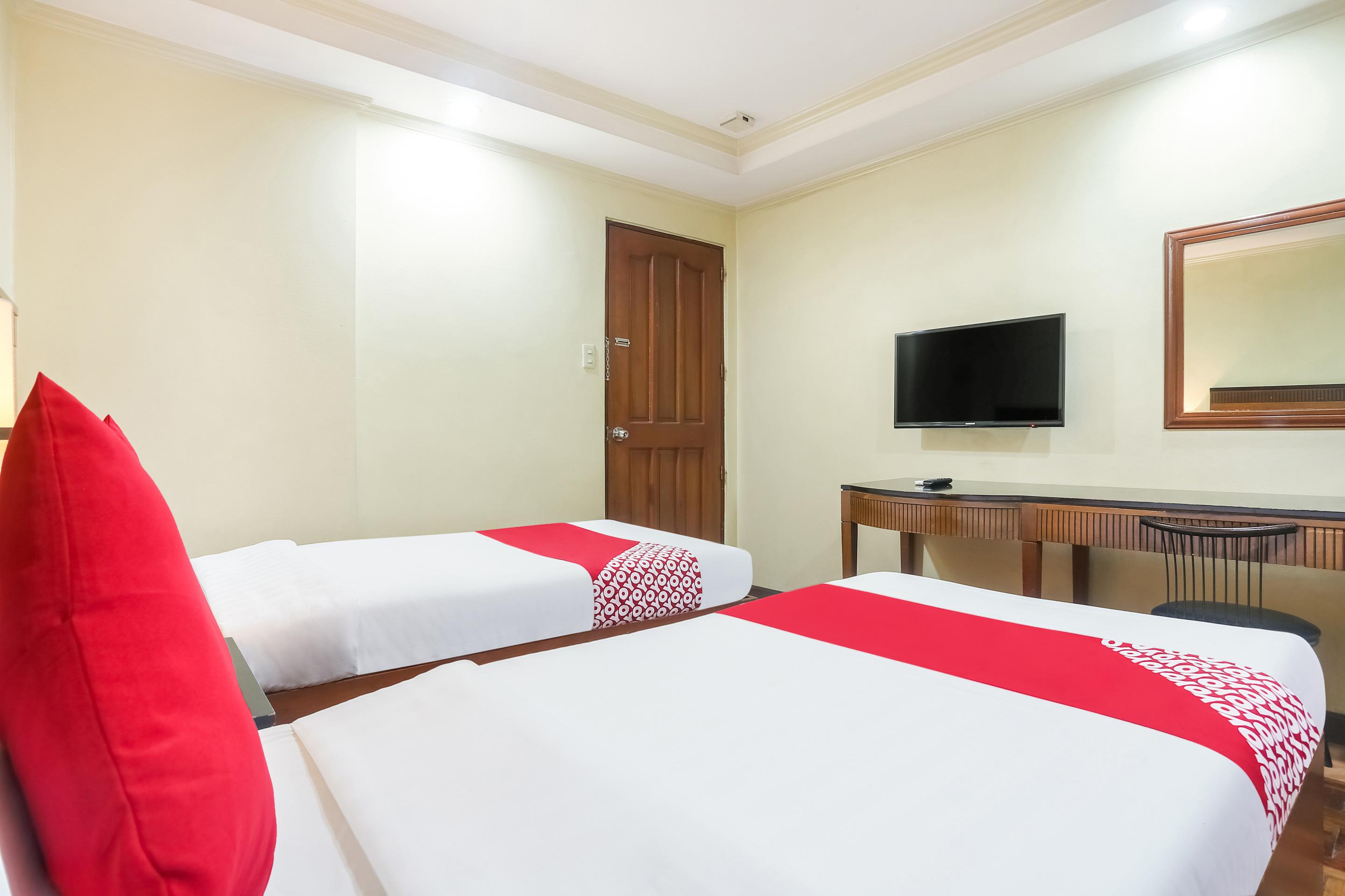 Royale Parc Inn & Suites Quezon City Exteriör bild