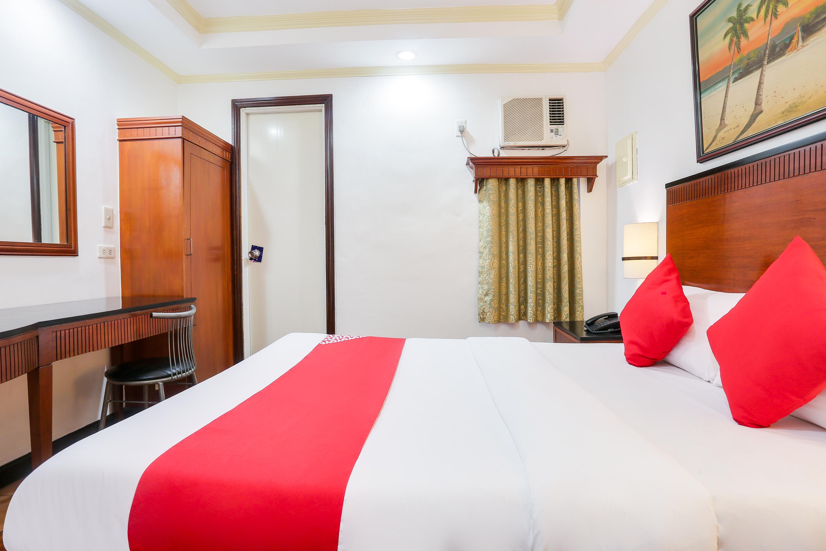 Royale Parc Inn & Suites Quezon City Exteriör bild