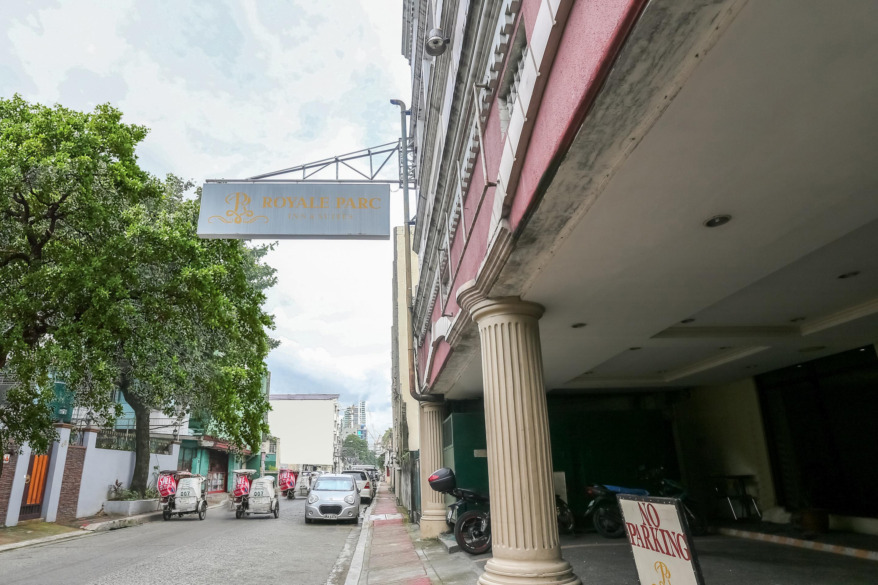 Royale Parc Inn & Suites Quezon City Exteriör bild